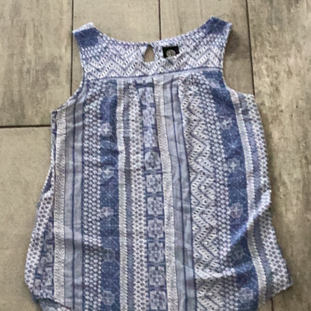 Bobeau Blue and White Buttoned Tank Top size medium like new #17